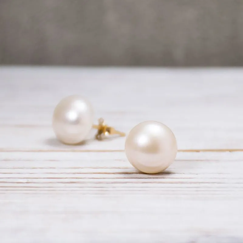 14K Yellow Gold Ball White Pearl 10mm Stud Earrings