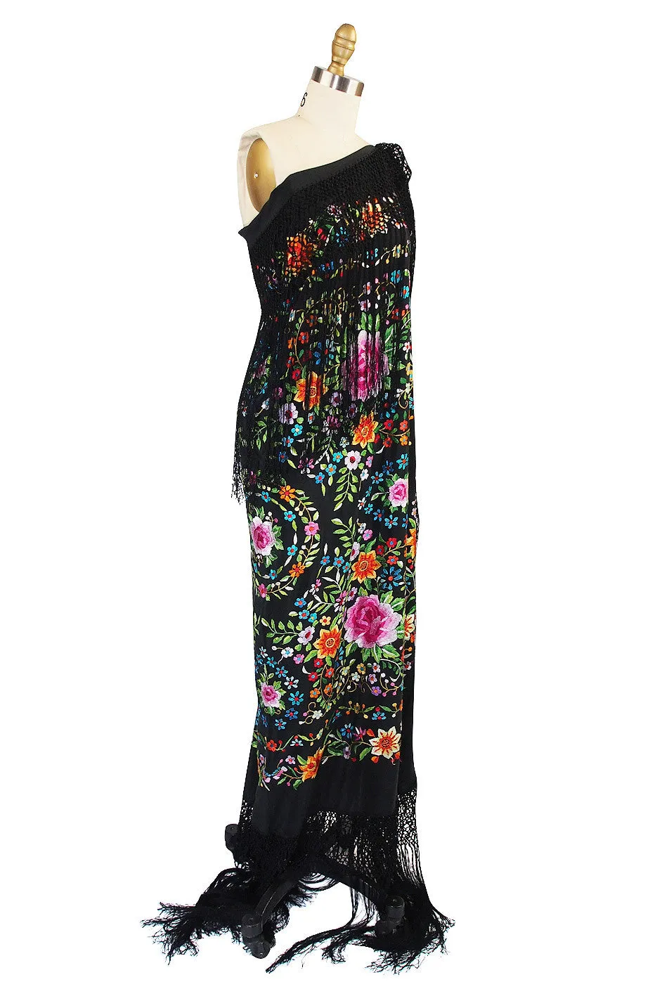 1920s Vivid Embroidered Silk Piano Shawl