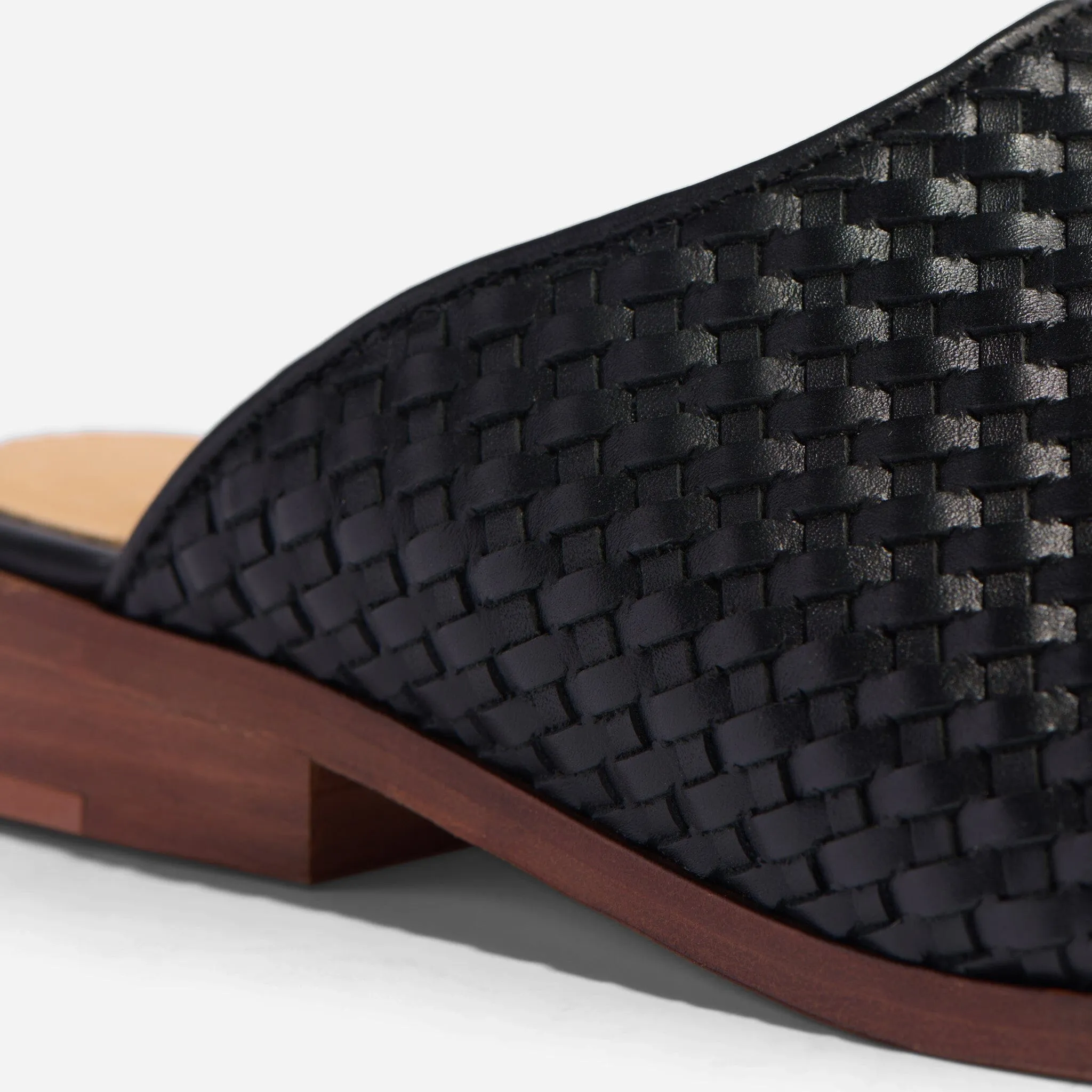 Ama Woven Mule Woven Black