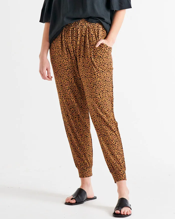 Betty Basics Paris Pant Wild Print