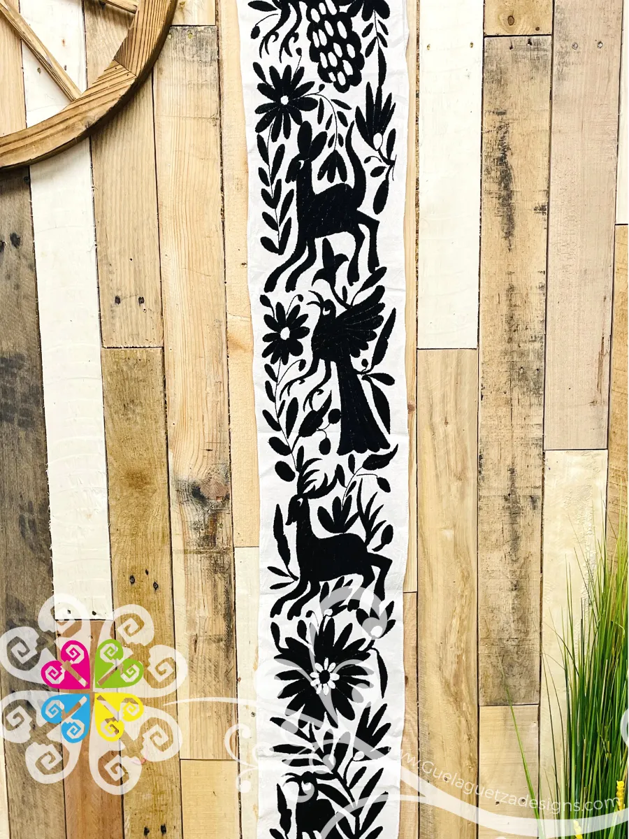 Black Small Solid Otomi Table Runner - Camino de Tenango