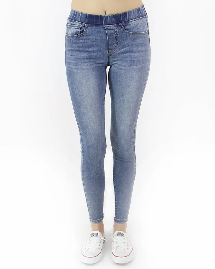 Grace & Lace Classic Mid Rise Pull-On Jeggings in Mid Wash