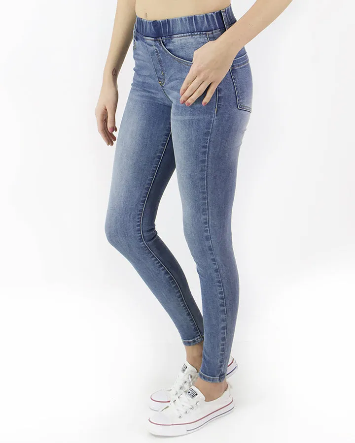 Grace & Lace Classic Mid Rise Pull-On Jeggings in Mid Wash