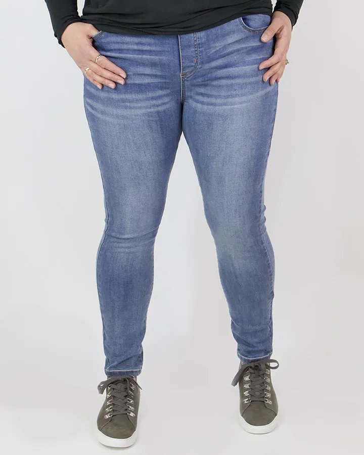 Grace & Lace Classic Mid Rise Pull-On Jeggings in Mid Wash