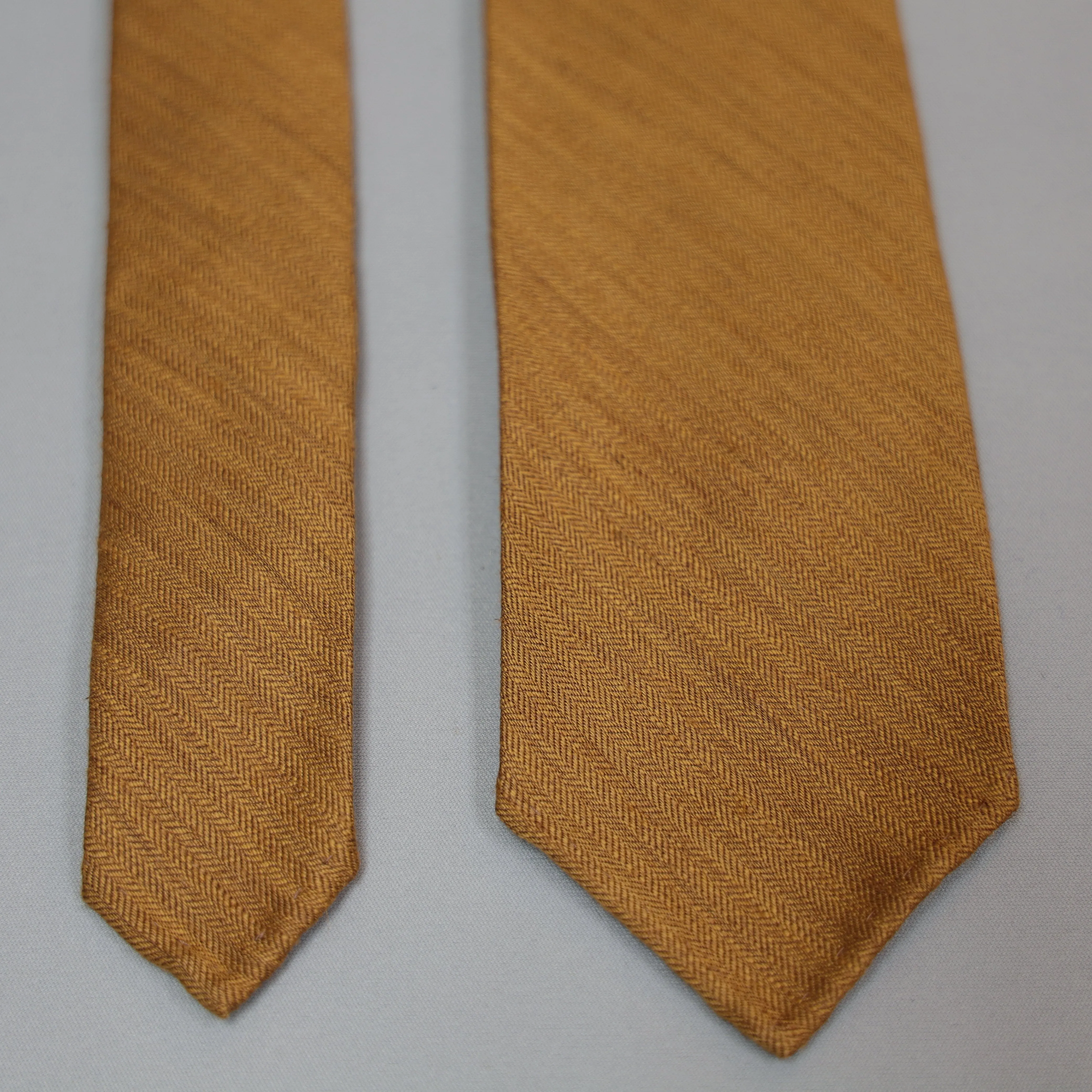 Handmade Vintage 7-Fold Tie