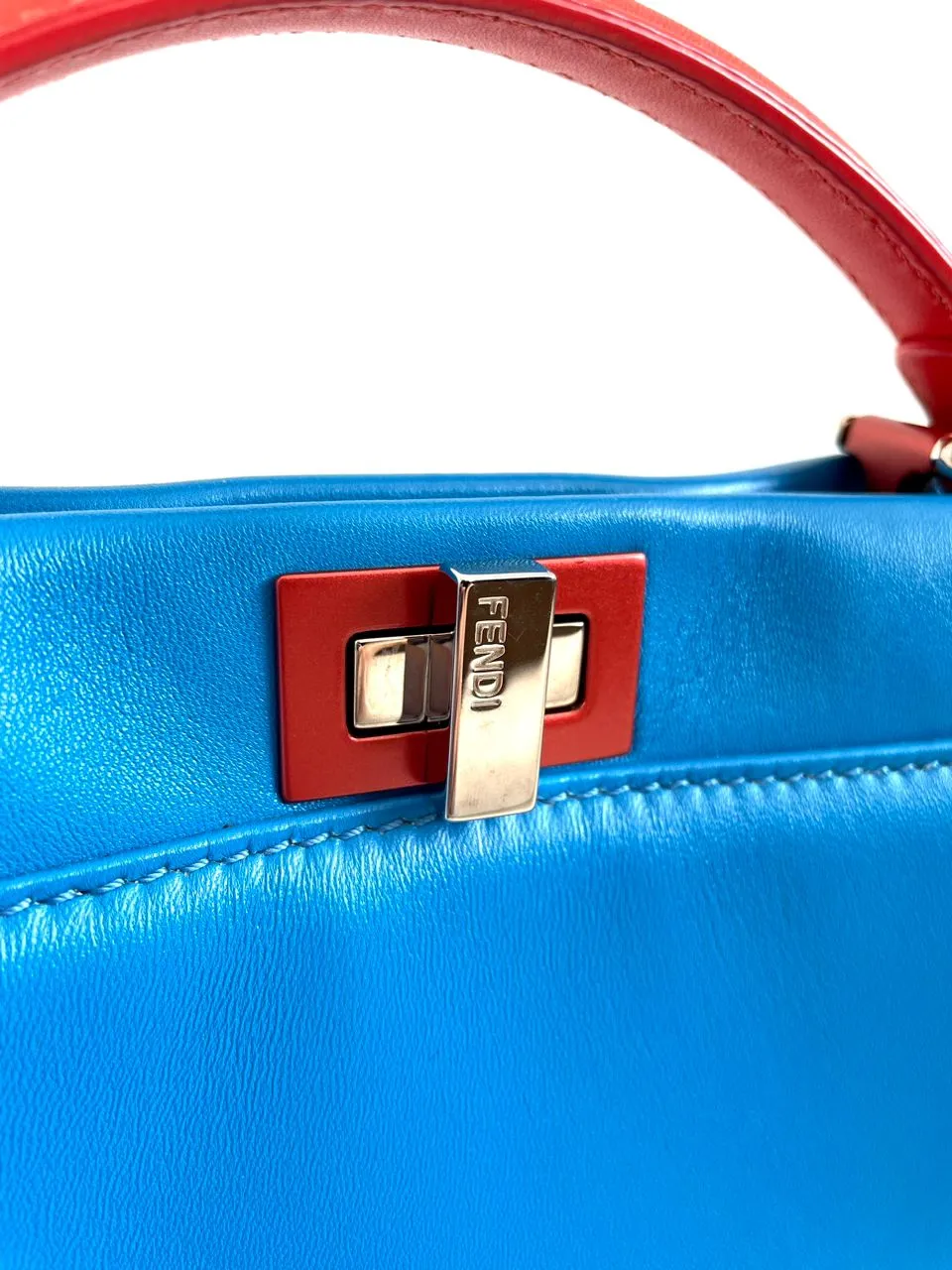 Mini Peekaboo Red/Blue