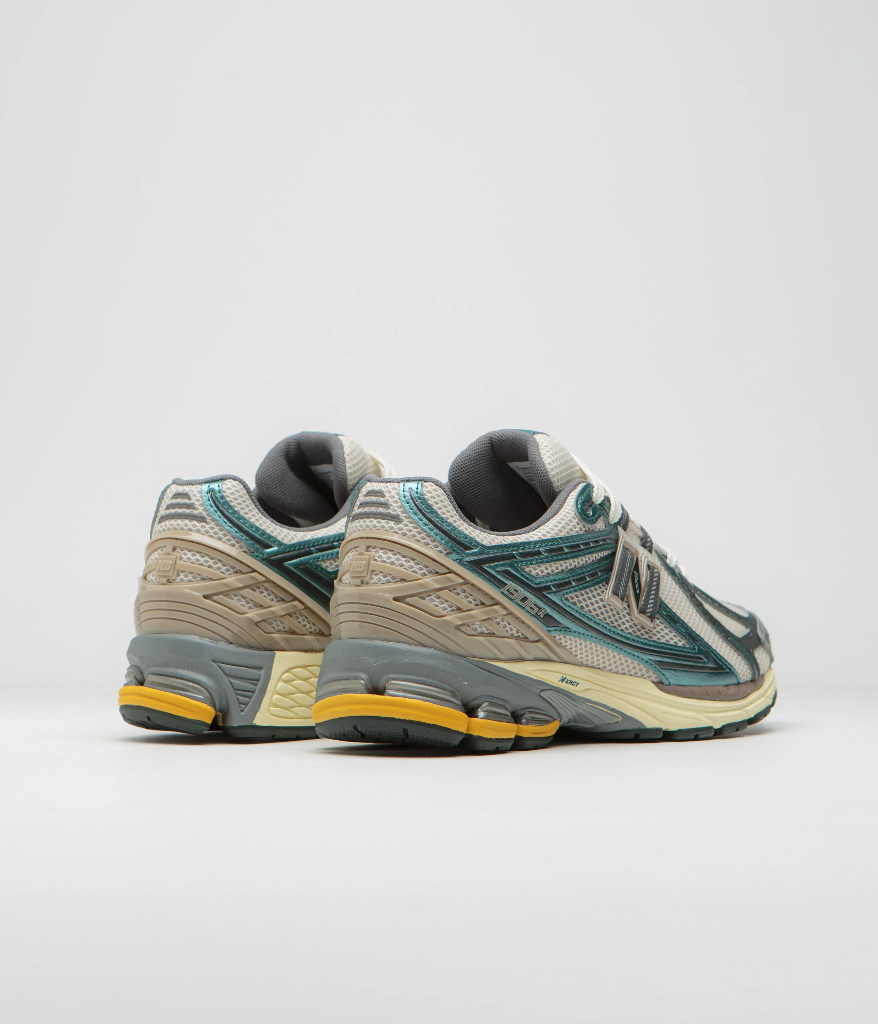 New Balance 1906 Shoes - New Spruce