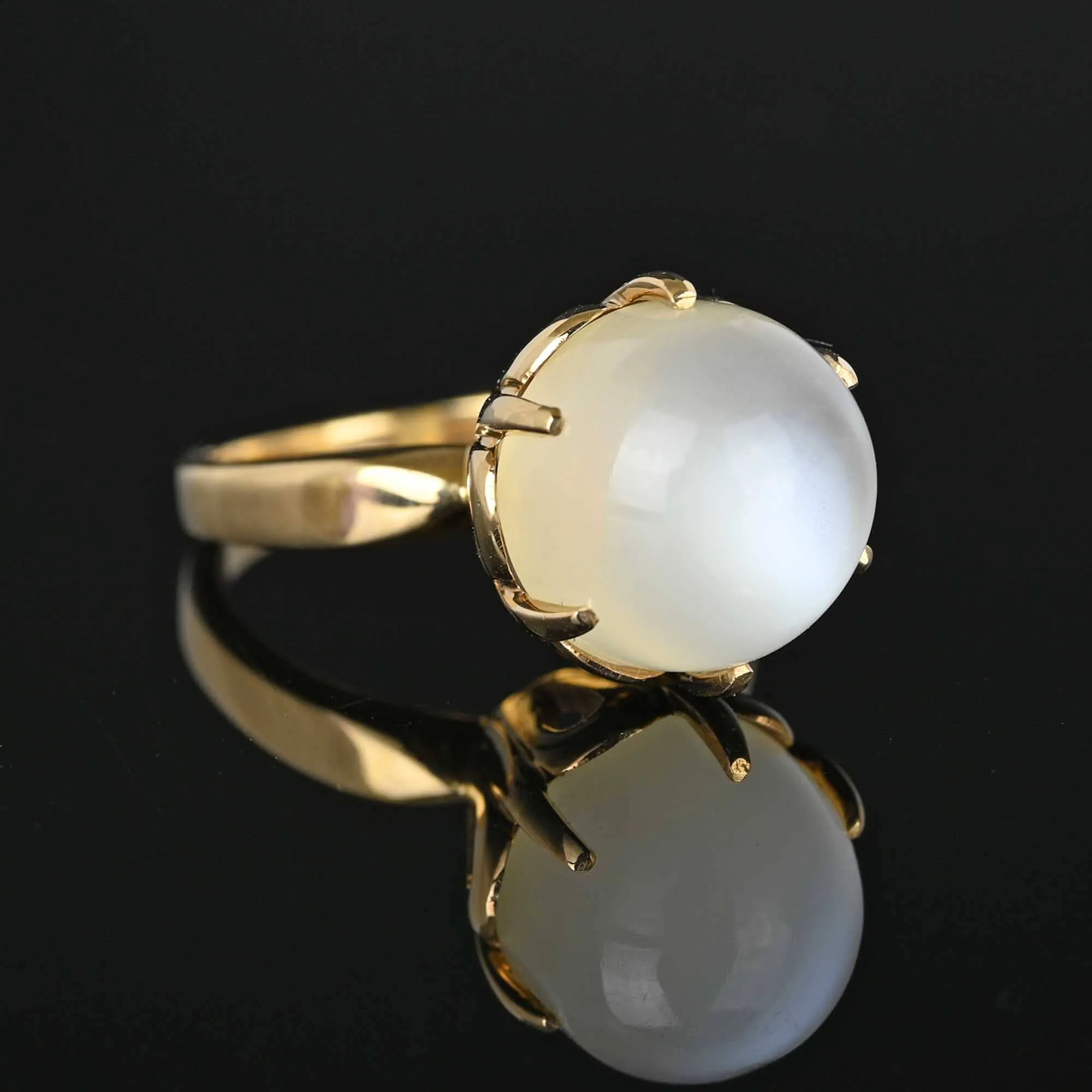 ON HOLD Vintage Cats Eye Moonstone Cabochon Ring in 14K Gold