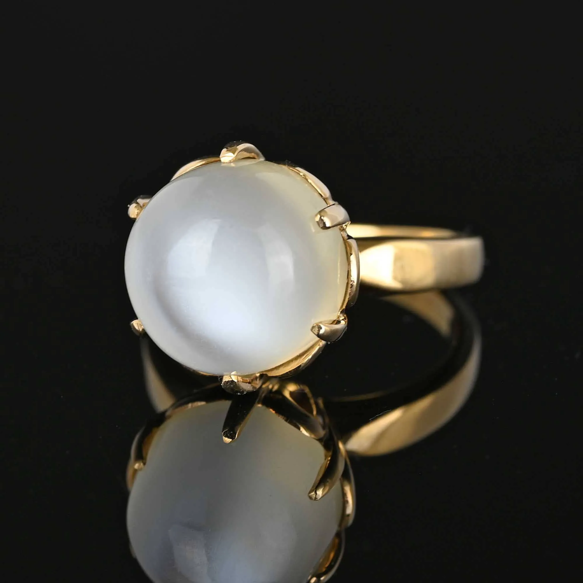 ON HOLD Vintage Cats Eye Moonstone Cabochon Ring in 14K Gold