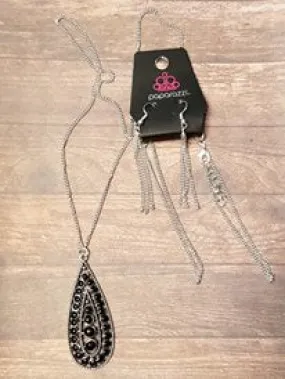 Paparazzi Exclusive Tiki Tease Black Necklace Set