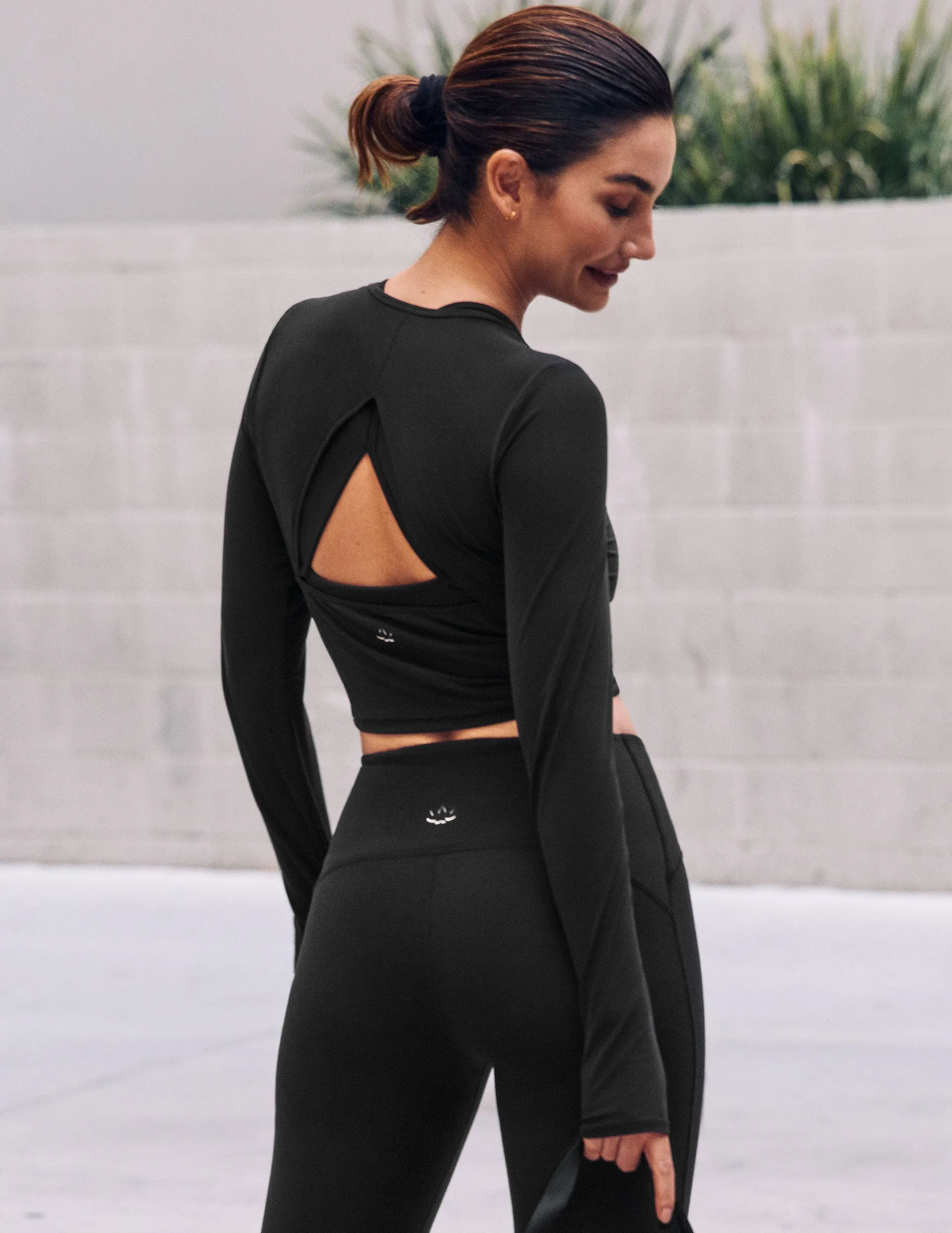 POWERBEYOND™ Lite Cardio Cropped Pullover