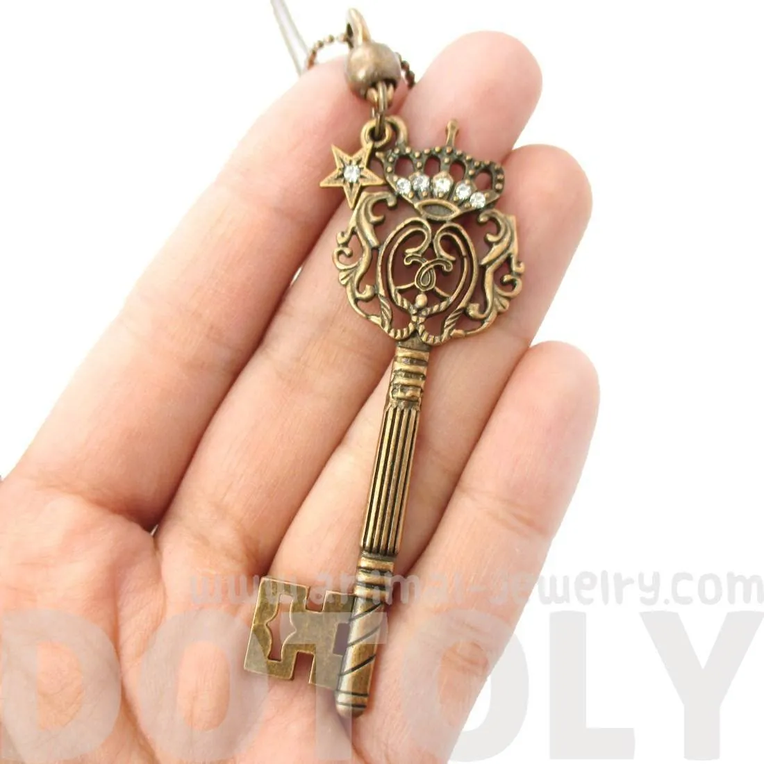 Skeleton Key with Decorative Handle Shaped Pendant Necklace in Bronze