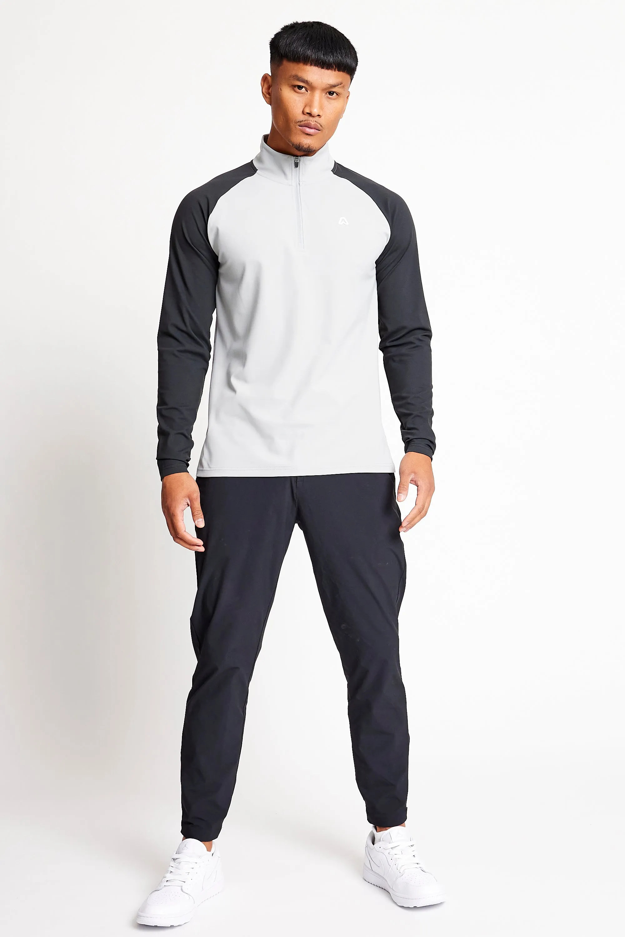 Slim Fit Contrast 1/4 Zip Top  - Putter Black / Driver Grey